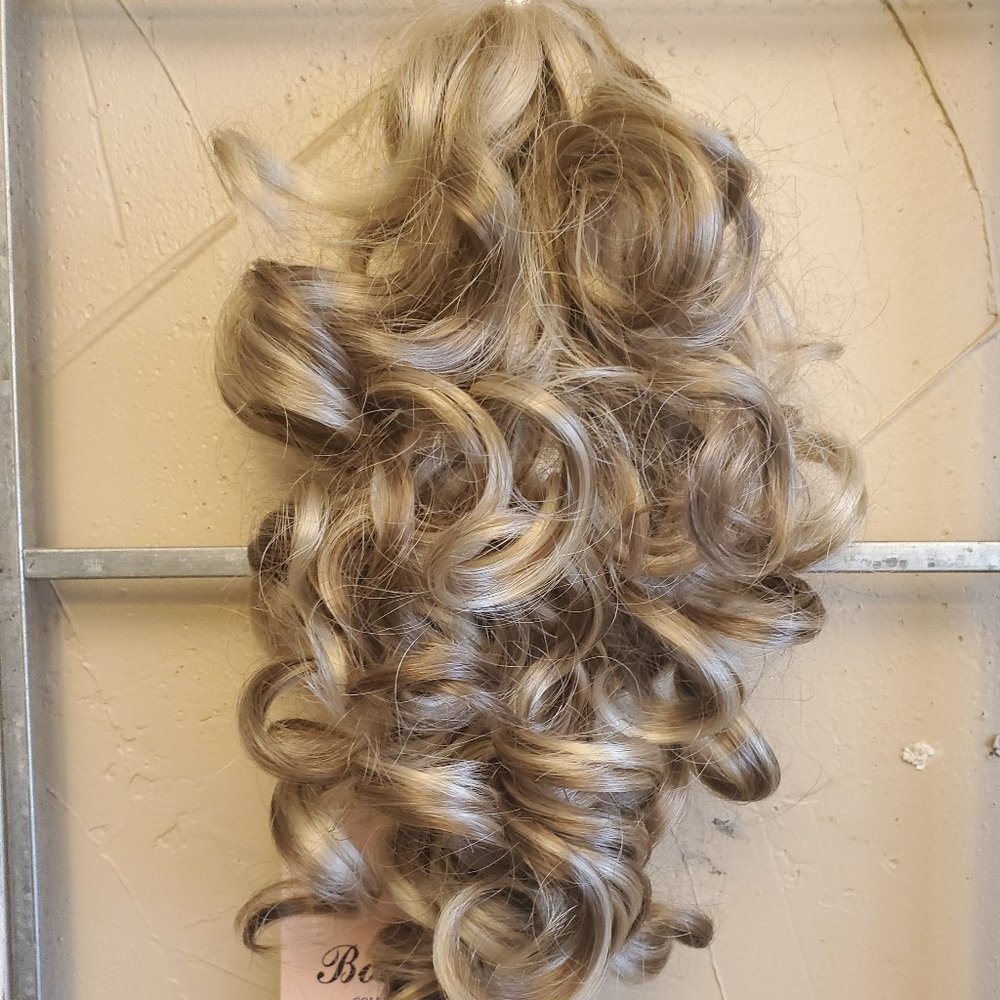 clip on ponytail wig